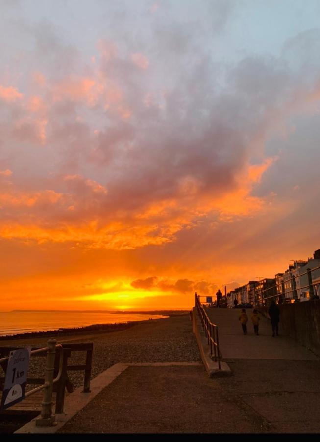 Penthouse Suite, Sea View, Close To Shops, Beach And Train St Leonards-on-Sea Esterno foto