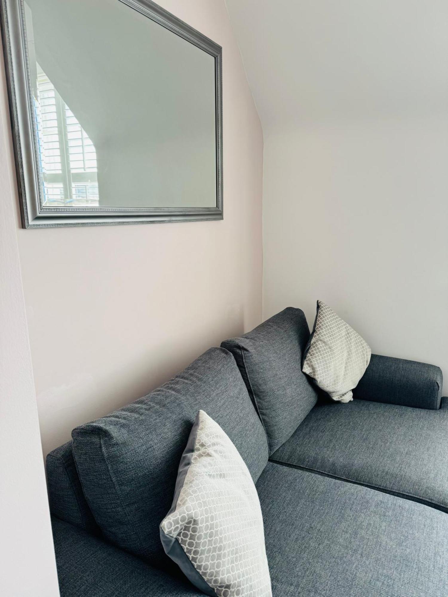 Penthouse Suite, Sea View, Close To Shops, Beach And Train St Leonards-on-Sea Esterno foto